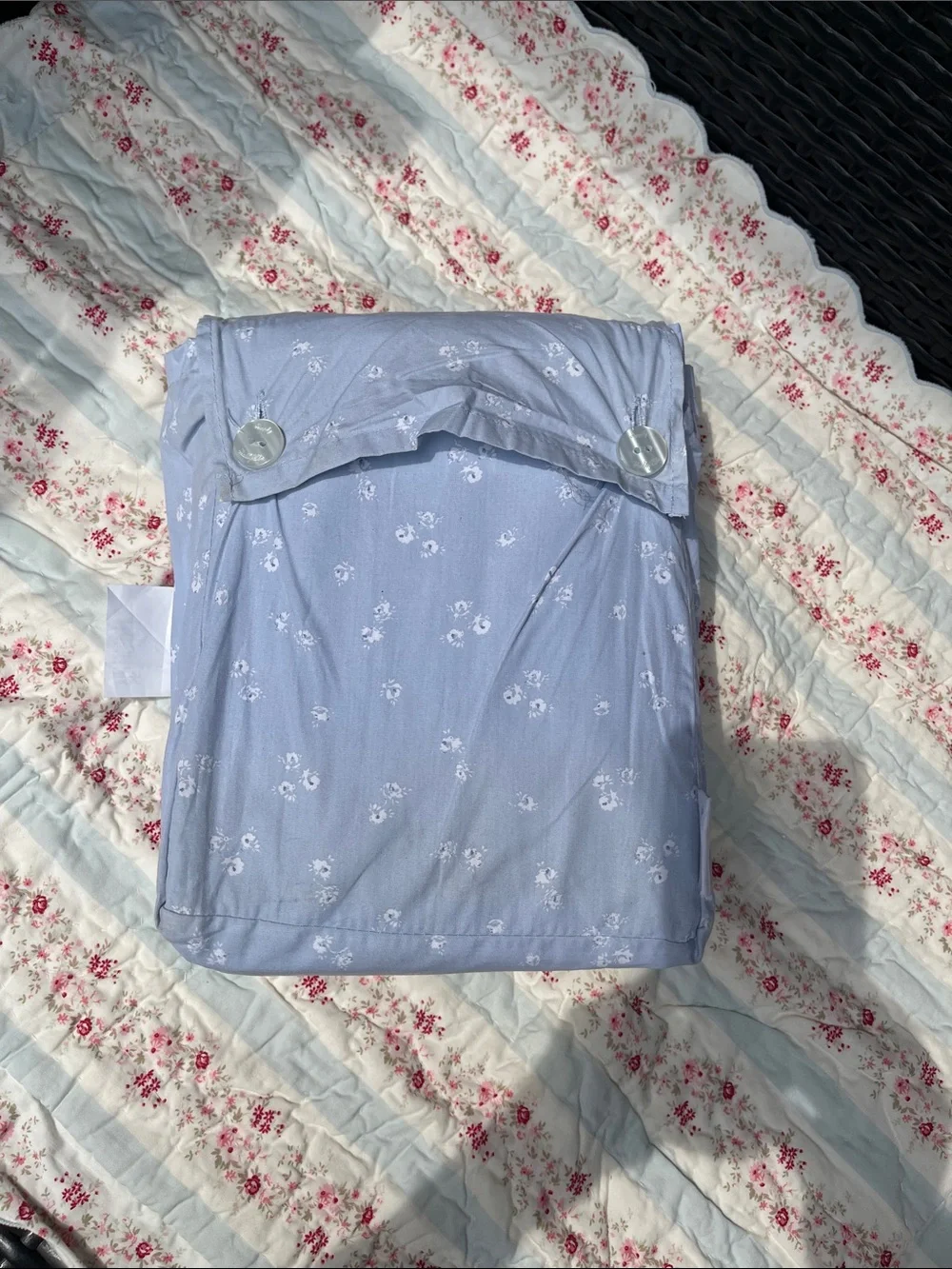 NEW SIMPLY, SHABBY CHIC, INDIGO FLORAL BLUE TWIN SHEET SET 🩵